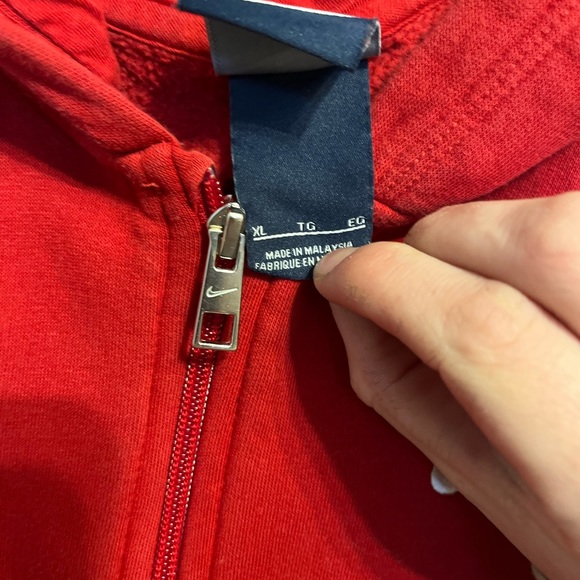 Boys Nike sweater XL - Picture 2 of 3